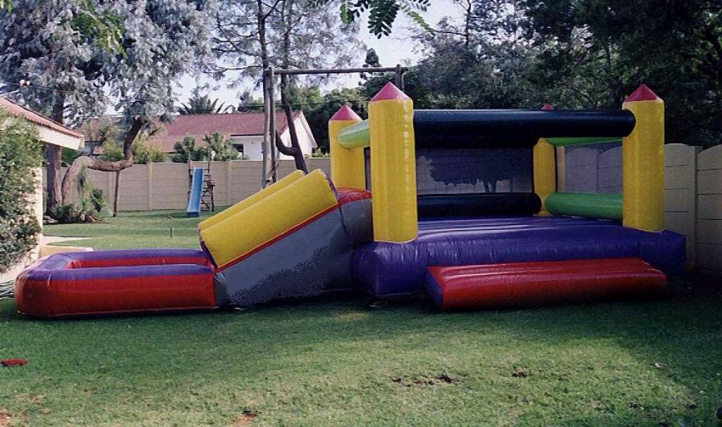 S1 Jumping Castle With a Slide and Pool